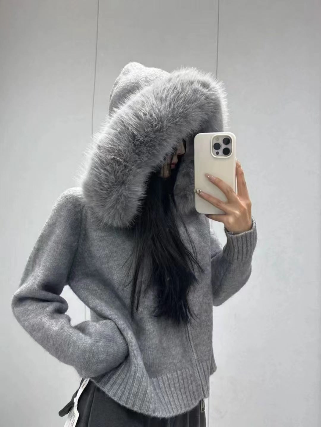 ANNA | Cardigan à capuche en tricot avec col en fourrure